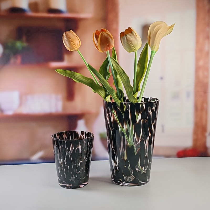 kwaliteit Handgemaakte Amber Glass Vase Moderne unieke vaas voor tafel Centrum Decoratieve bloemen vazen voor Home Office Wedding ((S-maat) fabriek
