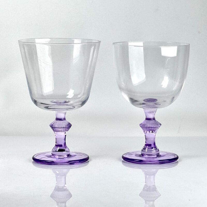 kwaliteit 4‑Pack Vintage Purple Stem Wine Glasses, Assorted Shapes Clear Cup with Decorative Purple Stem, Handblown Glass Goblets for Wedding Party Home Tabletop Decoration fabriek