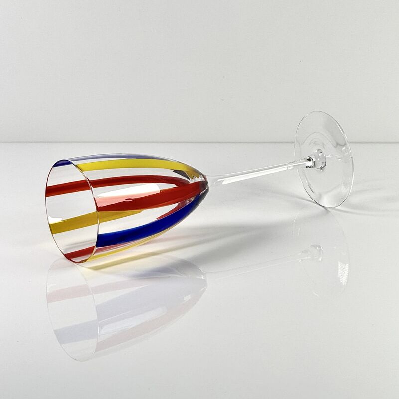 Kwaliteit Hand Blown Art Glass Goblet & Coupe Glass Set, Vibrant Red Yellow Blue Vertical Cane Stripes Murano Style Stemmed Wine & Martini Glasses for Bar, Party & Gift fabriek
