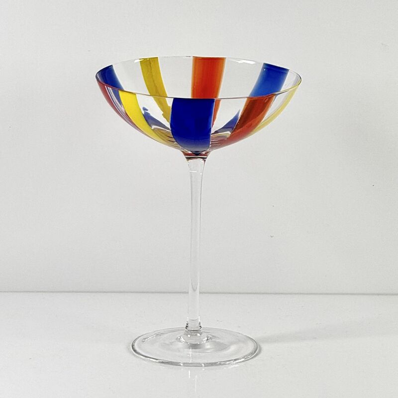 Kwaliteit Hand Blown Art Glass Goblet & Coupe Glass Set, Vibrant Red Yellow Blue Vertical Cane Stripes Murano Style Stemmed Wine & Martini Glasses for Bar, Party & Gift fabriek