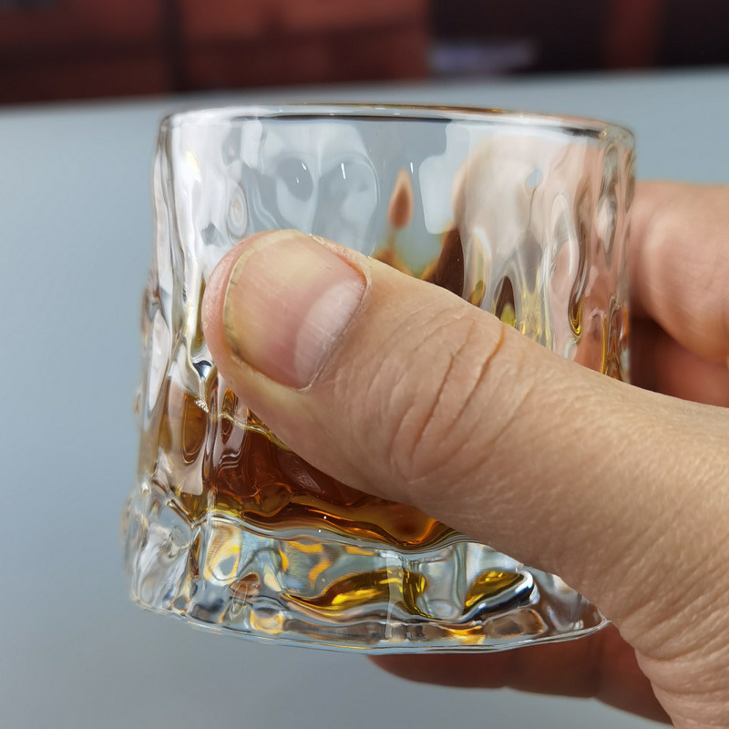 kwaliteit Loodvrij FDA maakte de Met de hand gemaakte Draaiende Bodem van het Whiskyglas in reliëf fabriek