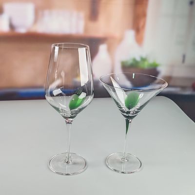 kwaliteit 530 ml Volume aangepast handblaasje Helder Rood Wijn Glas Martini Glas Geschikt voor feesten Duurzaam Stylish Sample Binnen 7 dagen fabriek