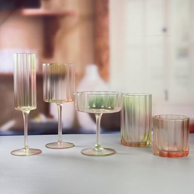 kwaliteit 190 ml capaciteit Drie-kleurige glazen glazen champagne glas op maat gespoten kleur stijlvolle optie voor luxe evenementen en feesten fabriek
