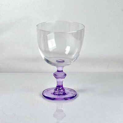 kwaliteit 4‑Pack Vintage Purple Stem Wine Glasses, Assorted Shapes Clear Cup with Decorative Purple Stem, Handblown Glass Goblets for Wedding Party Home Tabletop Decoration fabriek