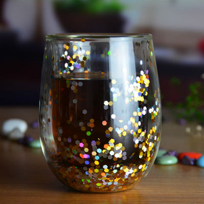 kwaliteit 13oz aangepaste borosilicaat dubbele wand tumbler drinkglasjes met kleurrijke glitter binnenin fabriek