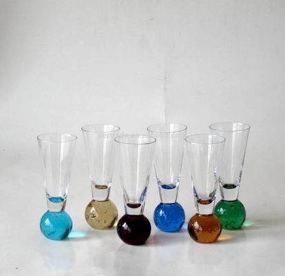 kwaliteit Handgemaakte 6 kleuren bal bodem unieke Shot Glass Set fabriek