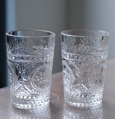 kwaliteit 8oz Crown Design Embossed Tumbler Drinkglasjes fabriek