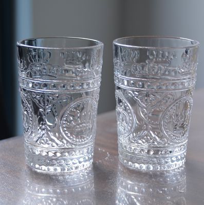 kwaliteit 8oz Crown Design Embossed Tumbler Drinkglasjes fabriek