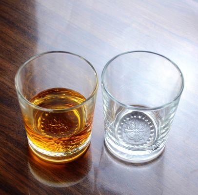 kwaliteit Groothandel Concise Tumbler Drinkglassen Op maat gemaakte bloemenpatroon dubbele oude glasbeker fabriek