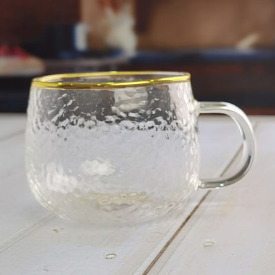 kwaliteit Borosilicaat gehamerde textuur Tumbler Drinkglasjes met gouden rand fabriek